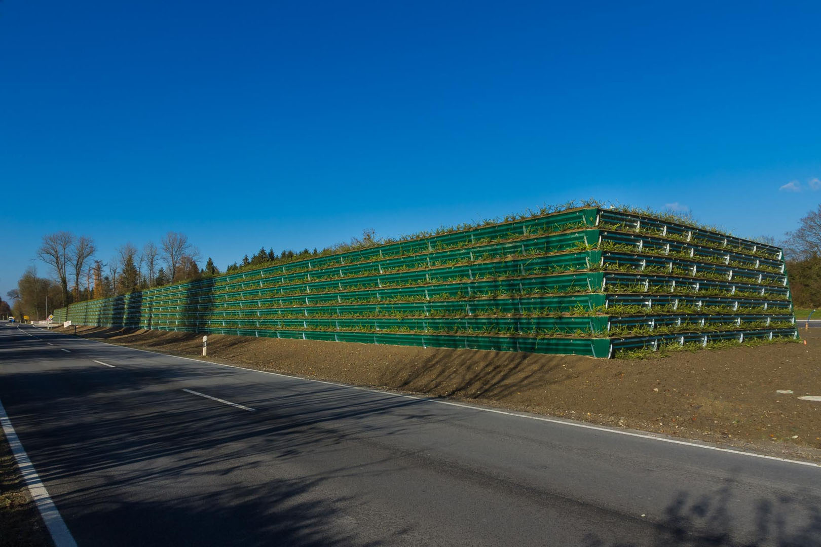 Mühldorf Lärmschutzwand Kommunal Öffentlich naturawall Lärmschutzwand an einer viel befahrenen Straße in Mühldorf Kommunal Öffentlich
